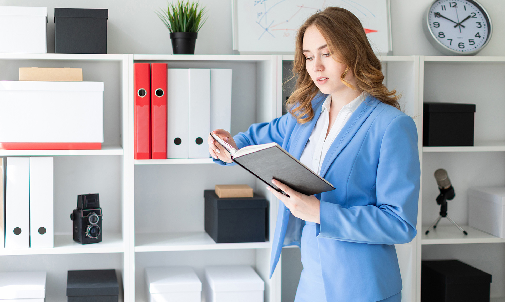 <br>We Provide Quality<span><br></span><span class="bg-primary">business service</span>